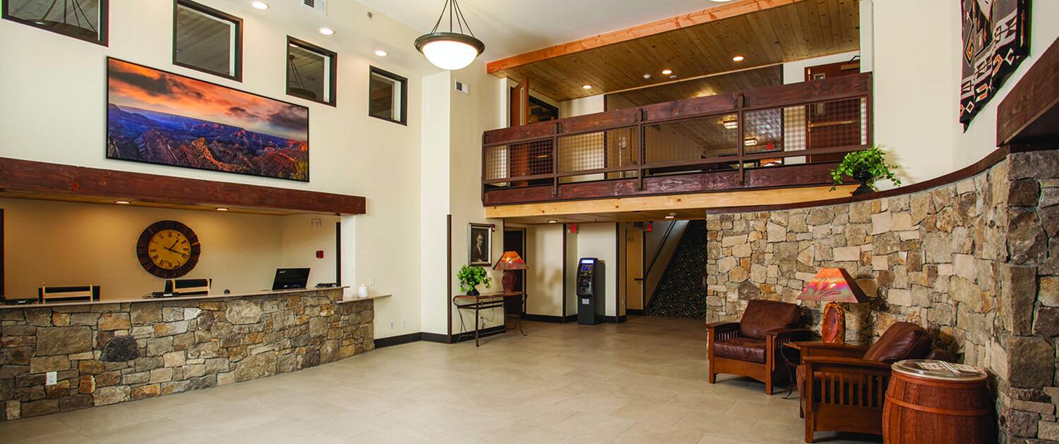 RedFeatherLodge_Lobby_1500x630